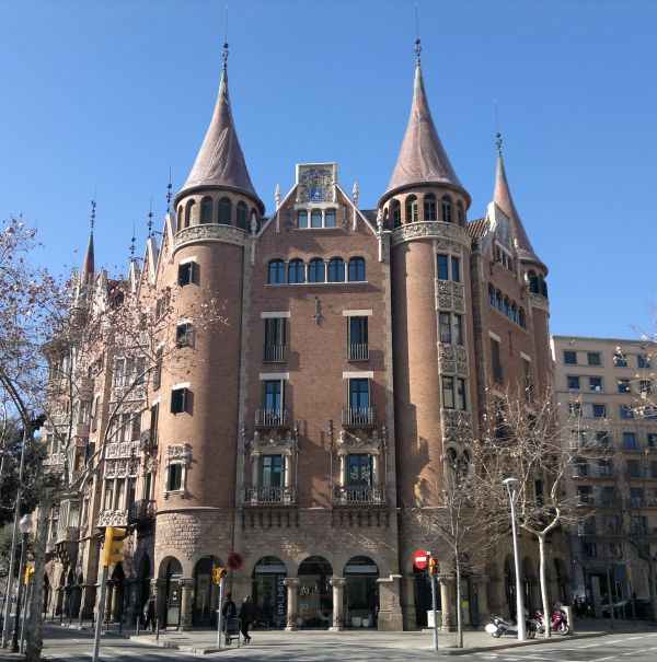 Casa de les Punxes en Barcelona