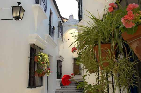Pueblo Espanyol, casas que representan Cadiz, Andalucia