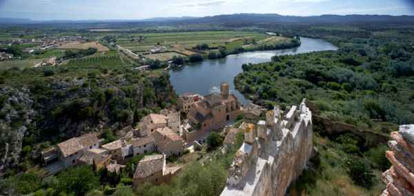 Río Ebro al su paso por Miravet