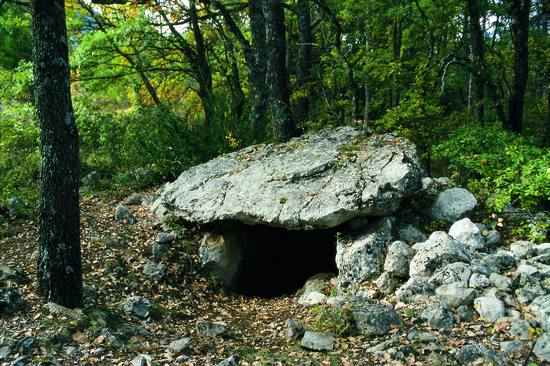 Monumentos megalíticos en Cabó