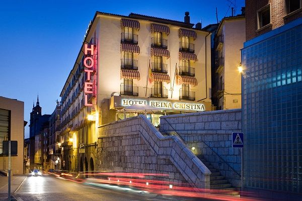 Hoteles Cerca de Dinópolis Hoteles Cerca de Dinópolis